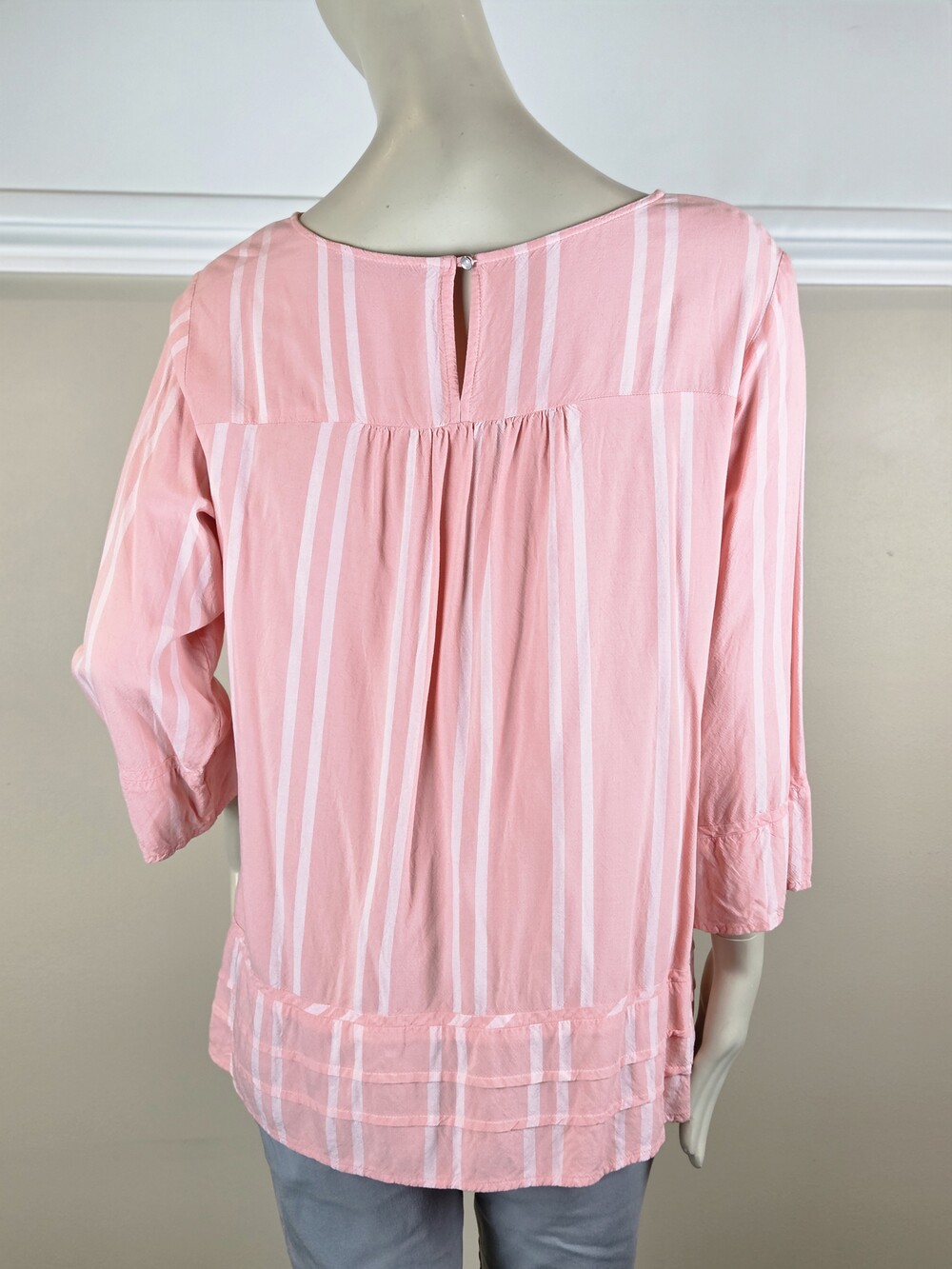 Size XL Riders by Lee Indigo Pink Striped Pintuck Popover Blouse - Picture 3 of 5